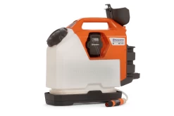 Husqvarna Wt15i Watertank + Accu & Lader -Husqvarna 599582409 2 HUSQVARNA20WT15I20WATERTANK20DOORSLIJPERS