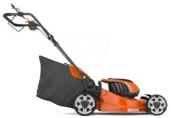 Husqvarna 8 Husqvarna -Husqvarna 970541903 2 HUSQVARNA20LC142IS20ACCUMAAIER20EXCLUSIEF20ACCU20EN20LADER